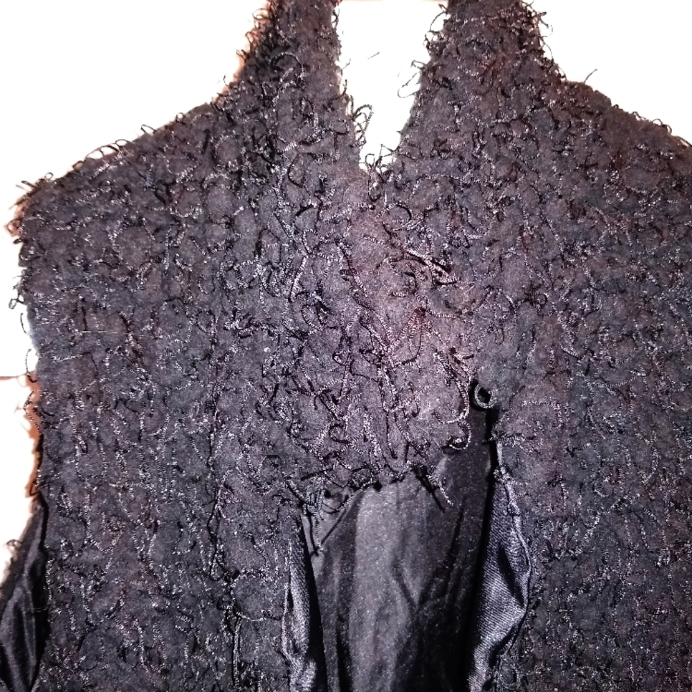 Vest - Picture 3 of 4